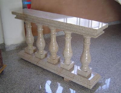 Balustrade en granit jaune safran poli   (prix pour 1,5m)