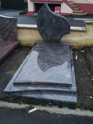 Monument en granit Kinawa 100 x 200