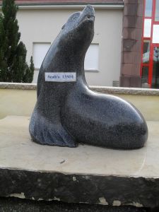 Otarie en granit anthracite poli
